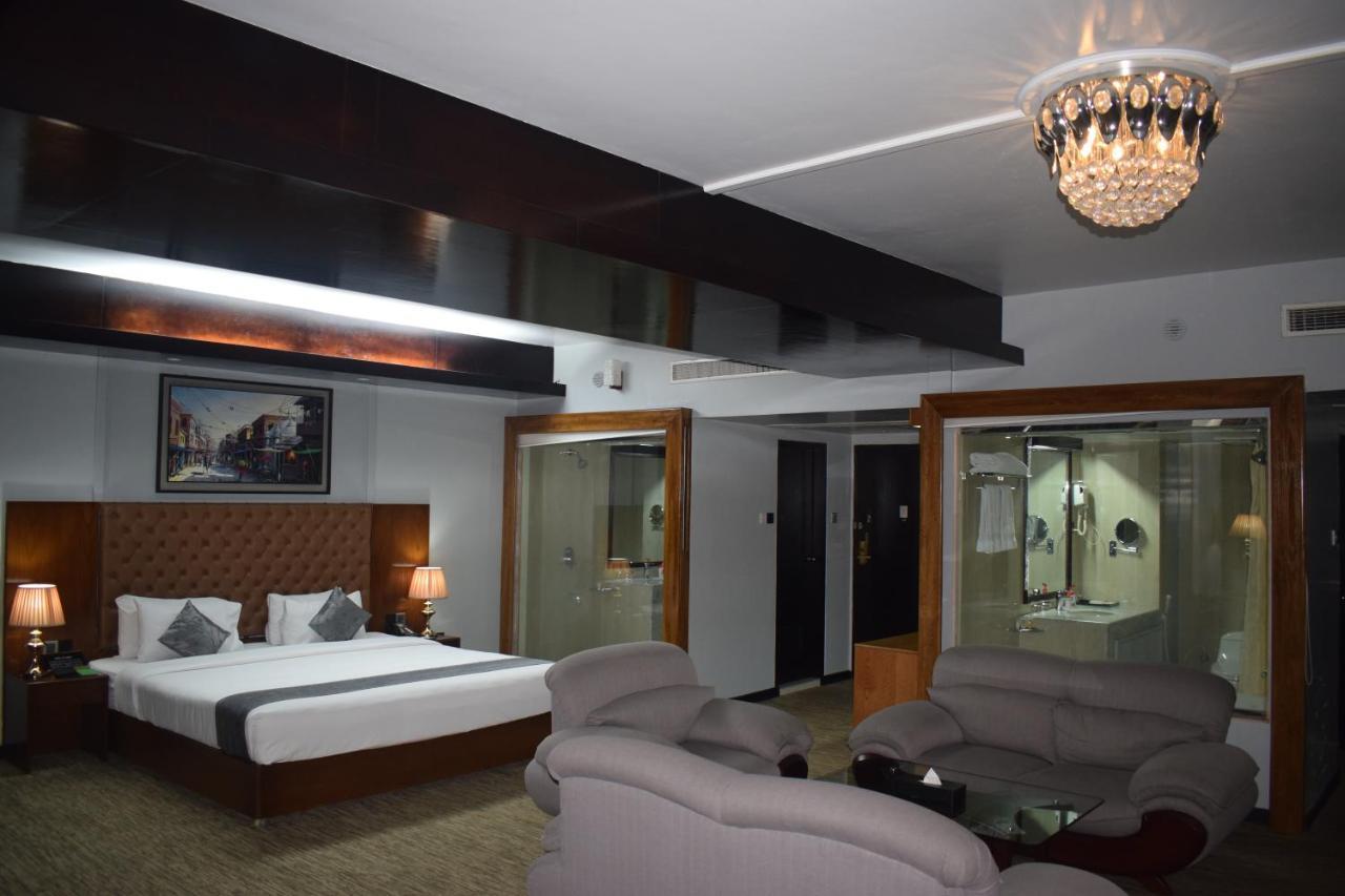 Momo Inn Bogra Exterior photo