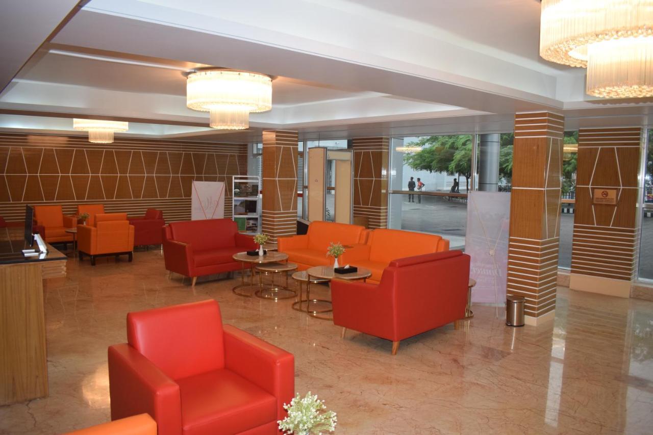 Momo Inn Bogra Exterior photo