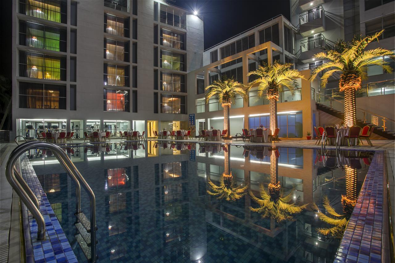 Momo Inn Bogra Exterior photo