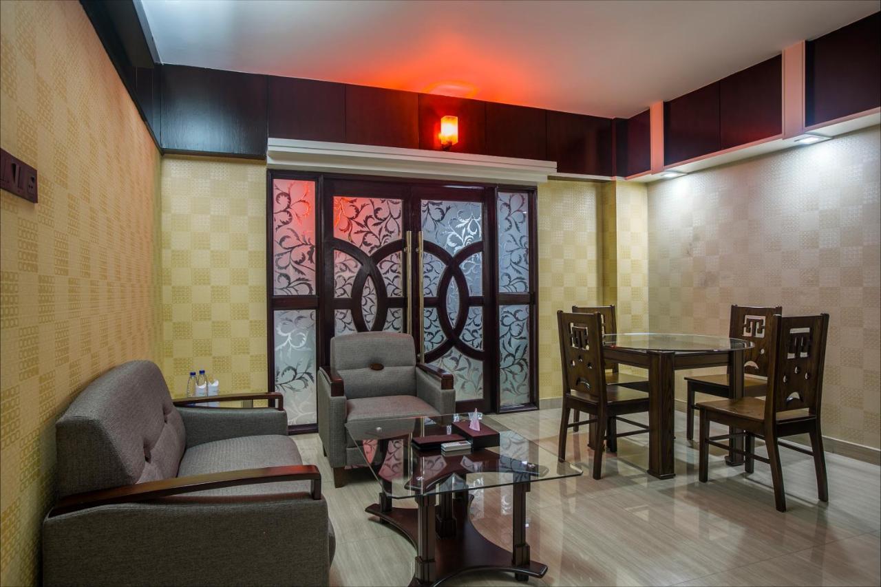 Momo Inn Bogra Exterior photo