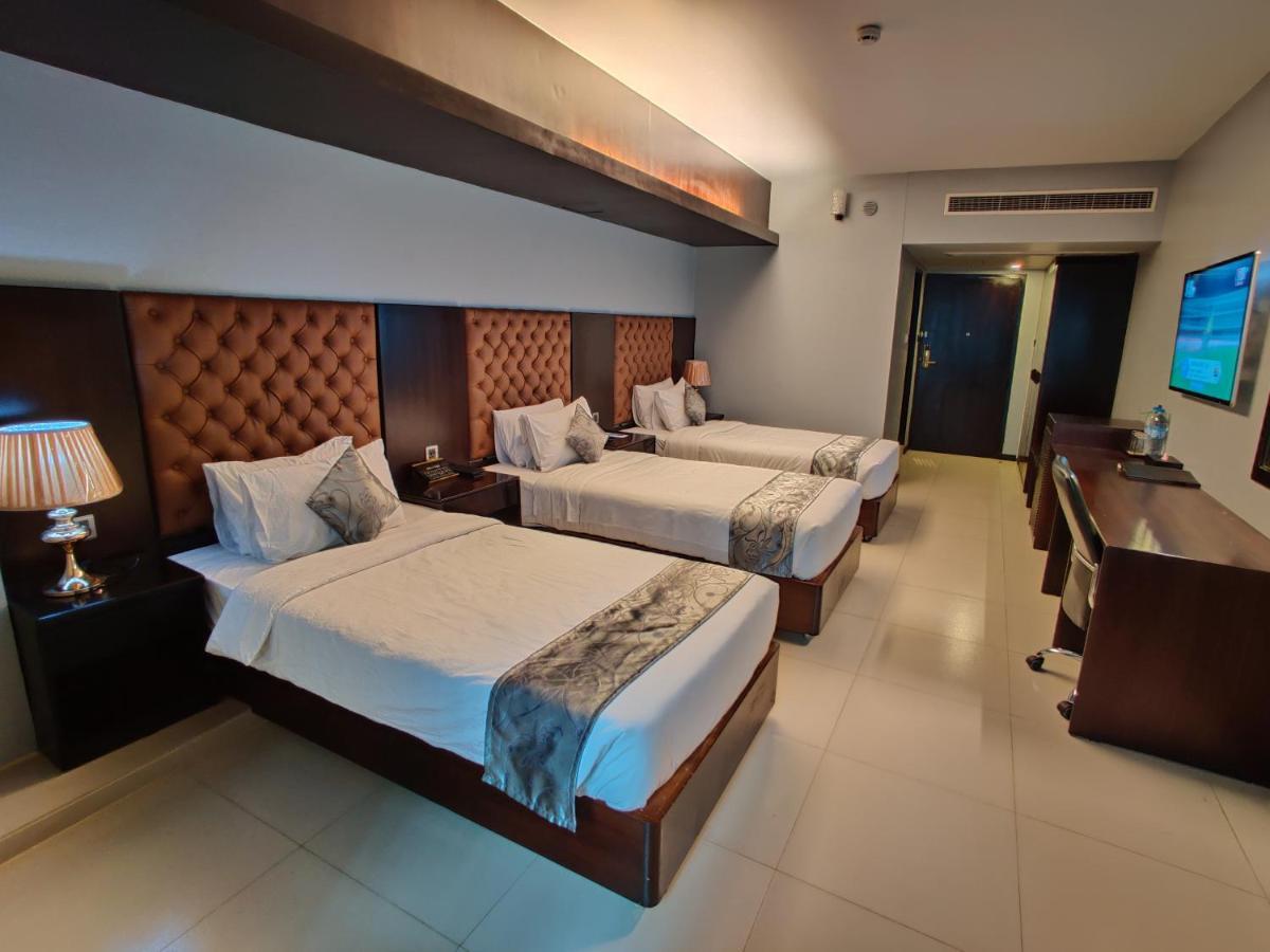 Momo Inn Bogra Exterior photo